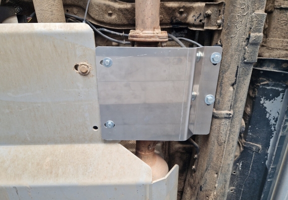 Protector de aluminio de los sensores del filtro de particulas Toyota Hilux