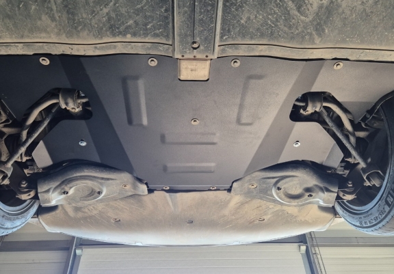 Cubre carter del motor trasero eléctrico Tesla Model Y AWD