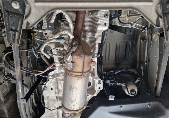 Protector del catalizador/cat lock Nissan Interstar