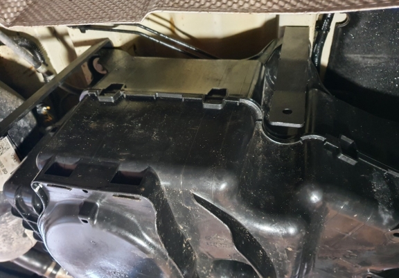 Protector del deposito AdBlue Ford Transit - 4X2