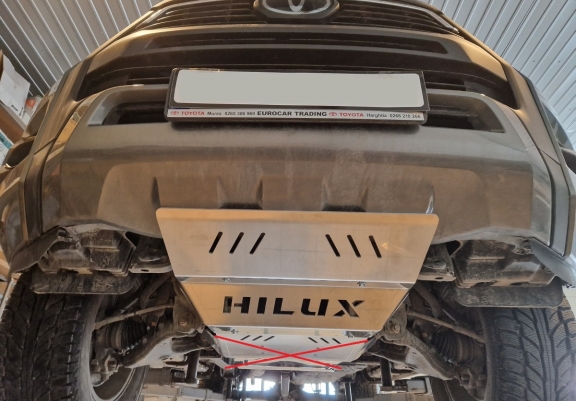 Protector de aluminio del radiador Toyota Hilux Revo