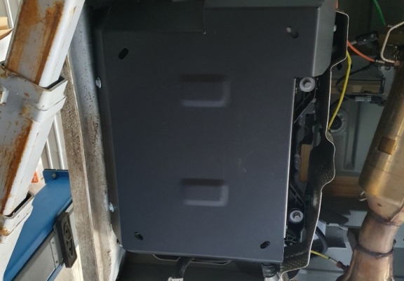 Protector del deposito AdBlue Renault Master 3 - Modelo 2