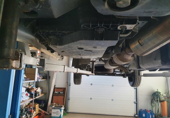 Protector del deposito AdBlue Renault Master 3 - Modelo 2